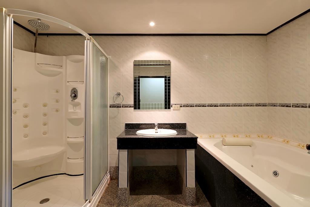 Angus O'Tool'S Guesthouse Karon Bilik gambar