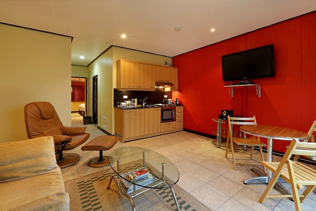 Angus O'Tool'S Guesthouse Karon Bilik gambar